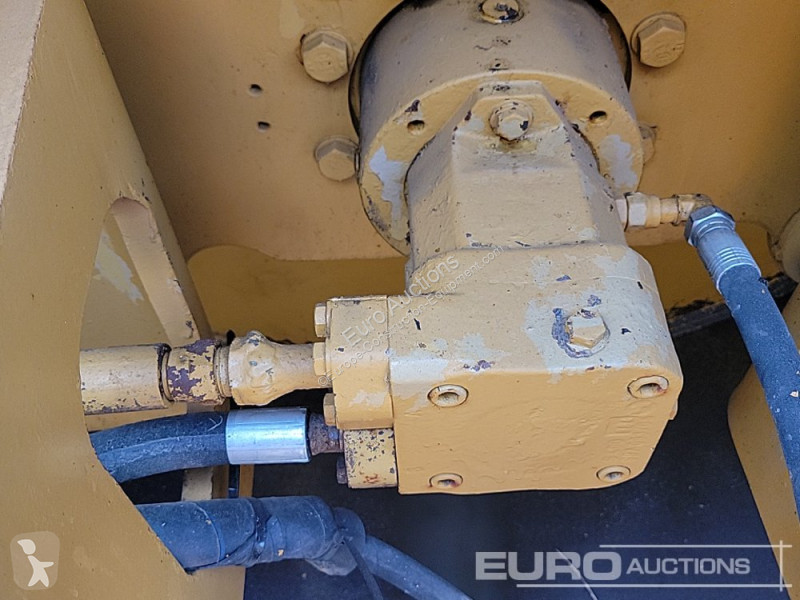 Compactador Caterpillar CS553E
