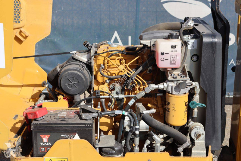Compactador Caterpillar CB1.7