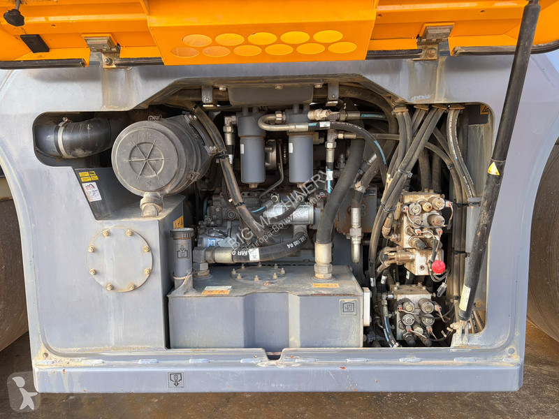 Vibrohenger Hamm DV70i + Bomag splitter