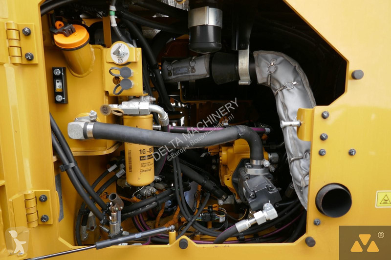 Compactor Caterpillar CB13