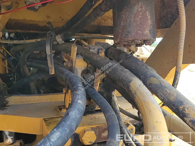 Compactador Caterpillar CS553E