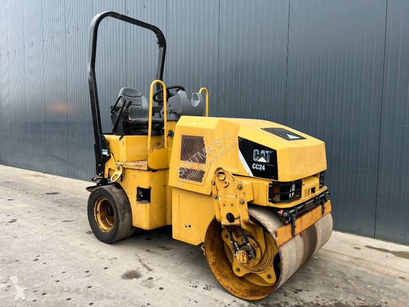 Zhutňovač Caterpillar CC24