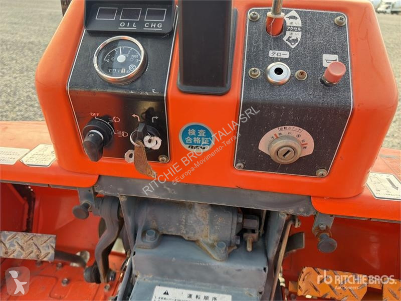 Дорожний коток Kubota ZB1600 Utility Tractor