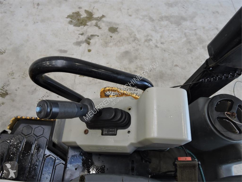 مدحلة Caterpillar CB2.7