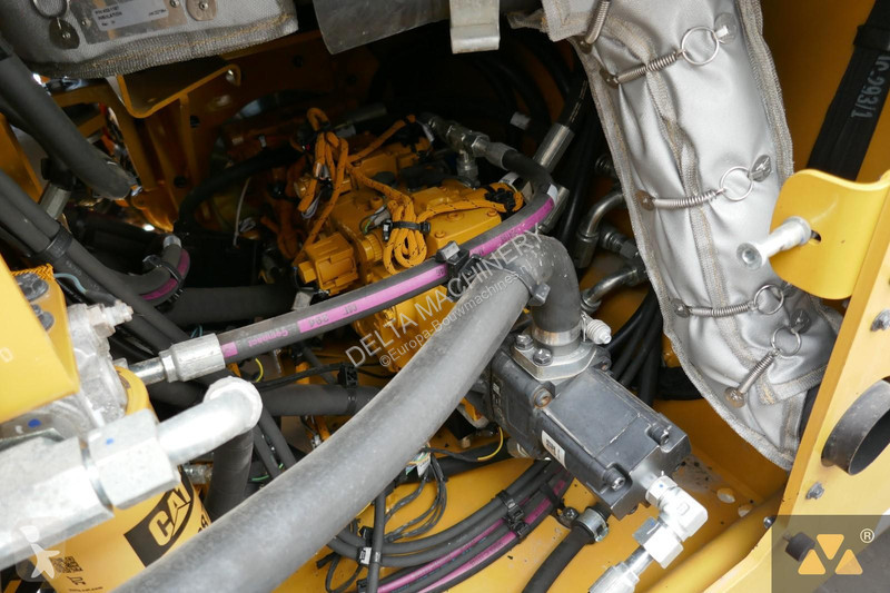 Compactor Caterpillar CB13