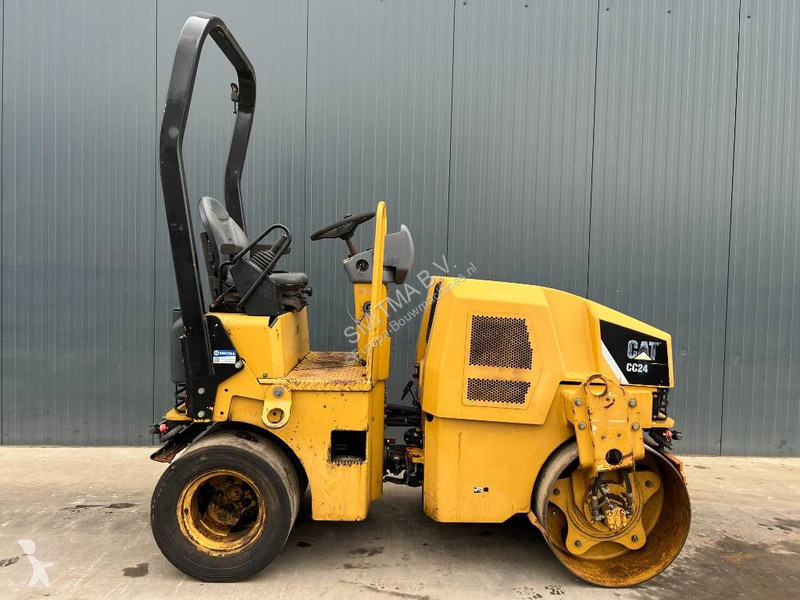 Zhutňovač Caterpillar CC24