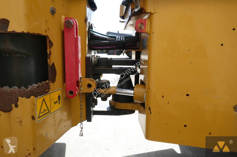 مدحلة Caterpillar CB2.7