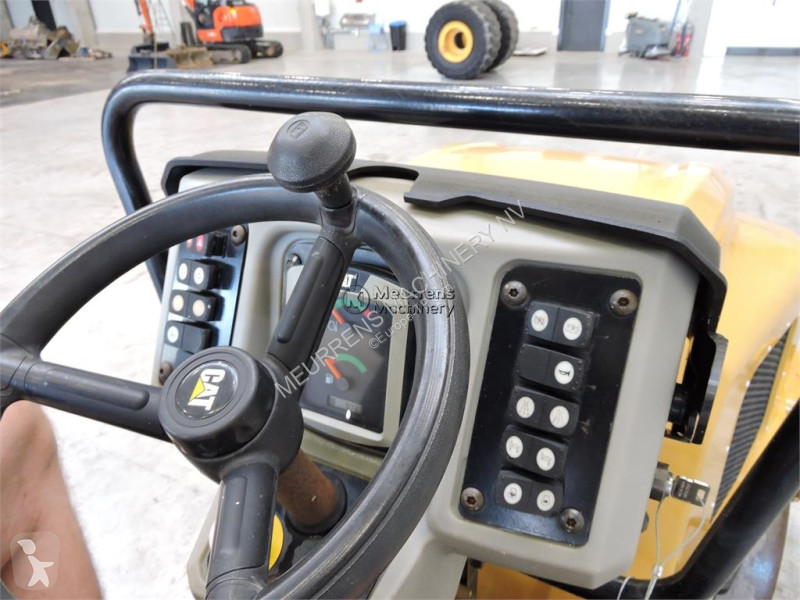 مدحلة Caterpillar CB2.7