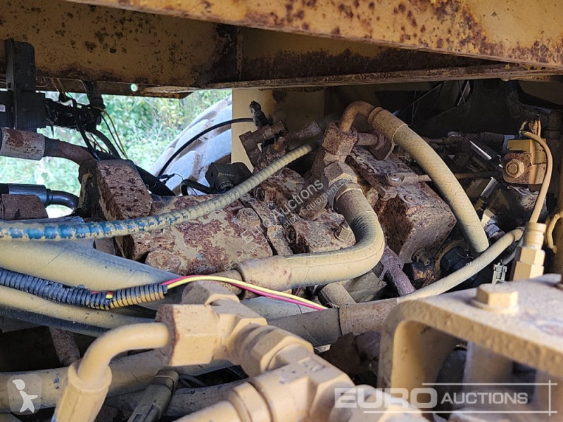 Compactador Caterpillar CS553E