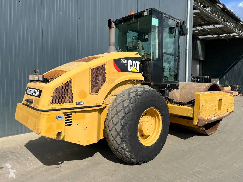 Compactor Caterpillar CS76