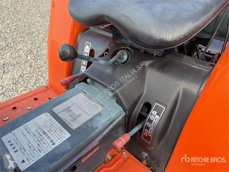 Дорожний коток Kubota ZB1600 Utility Tractor