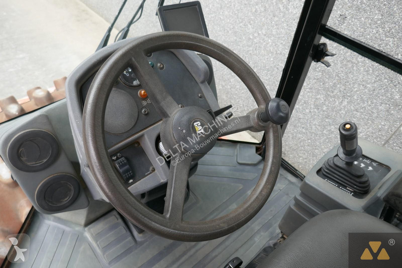 Compacteur Caterpillar