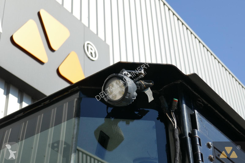 Compactador Caterpillar CB10