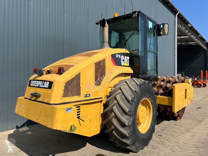 Zhutňovač Caterpillar CP76
