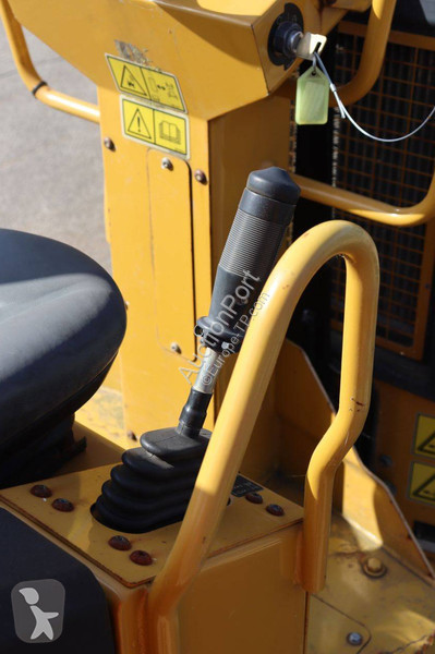 Compactador Caterpillar CB1.7