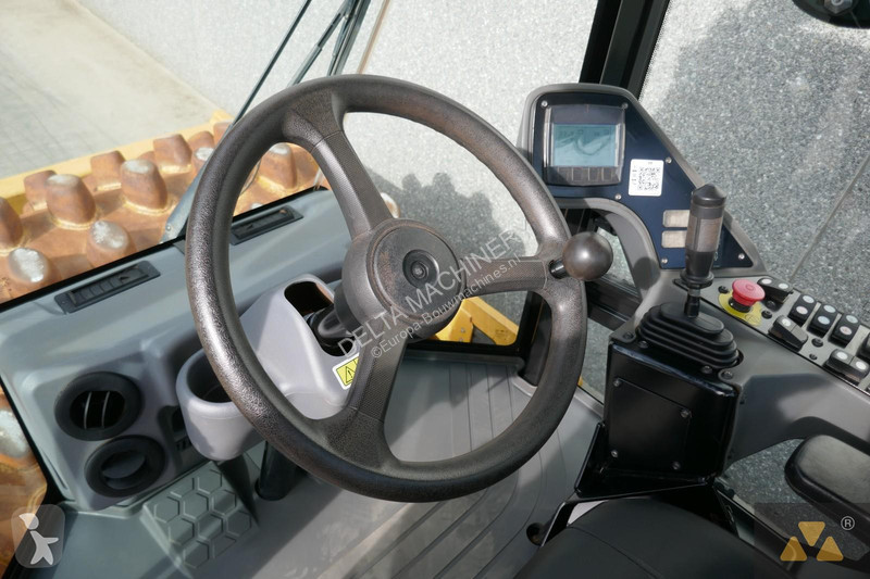 Compacteur Caterpillar