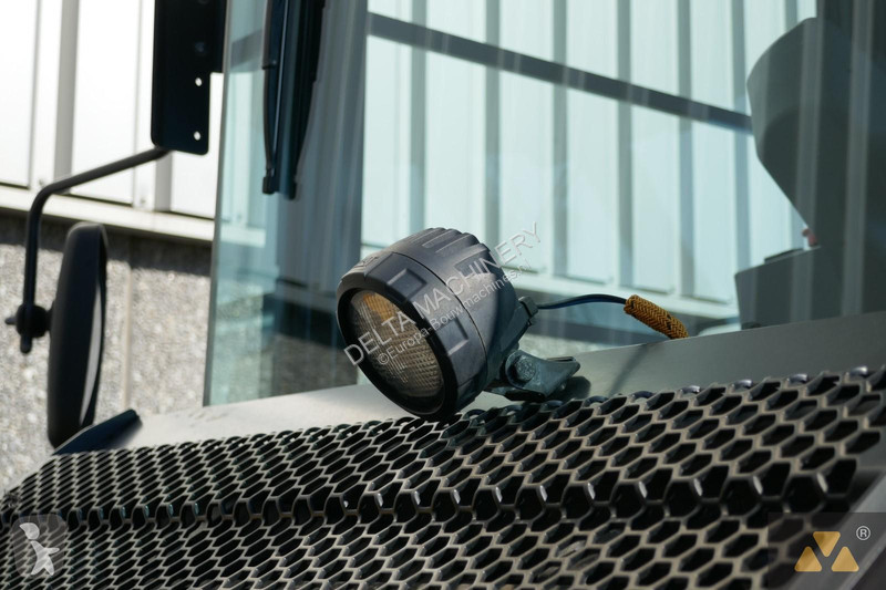 Compactador Caterpillar CB10