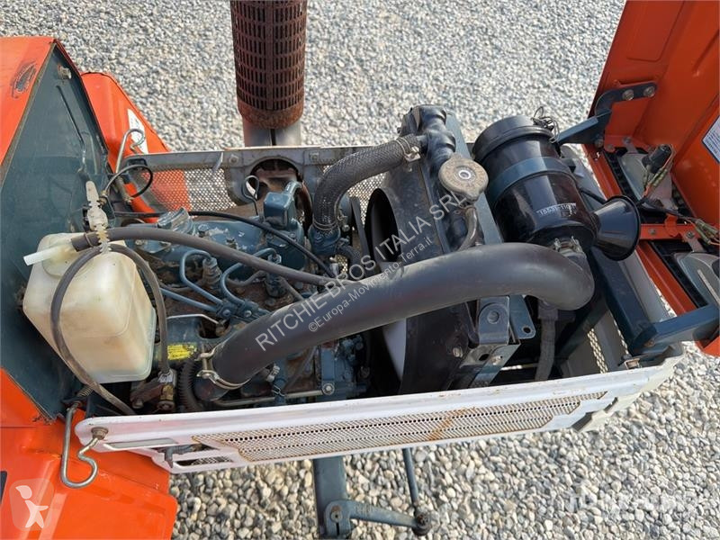 Дорожний коток Kubota ZB1600 Utility Tractor