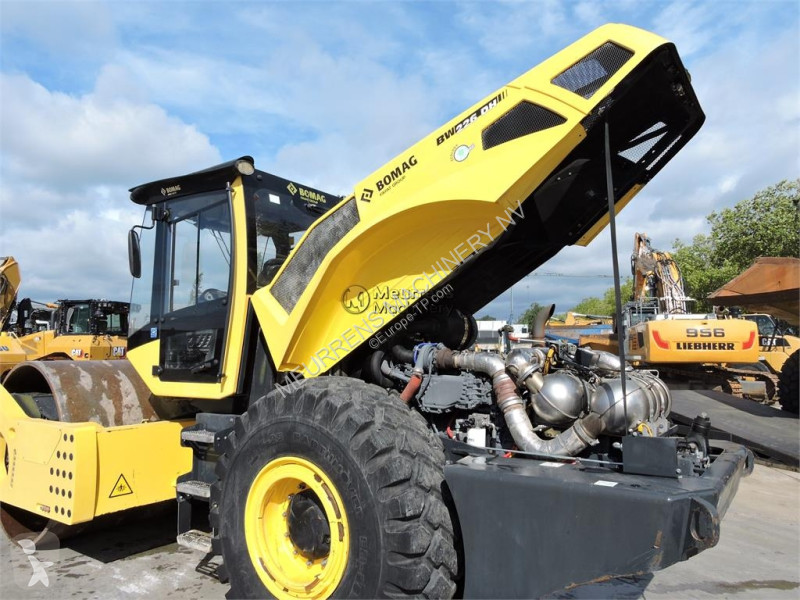 Дорожный каток Bomag BW226