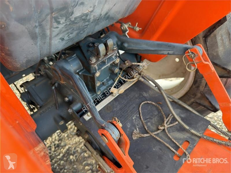 Дорожний коток Kubota ZB1600 Utility Tractor