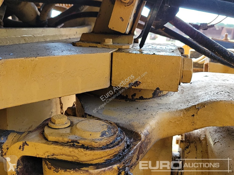 Compactador Caterpillar CS553E