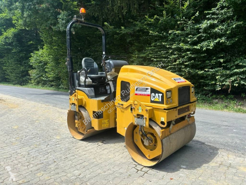 Compactador Caterpillar B