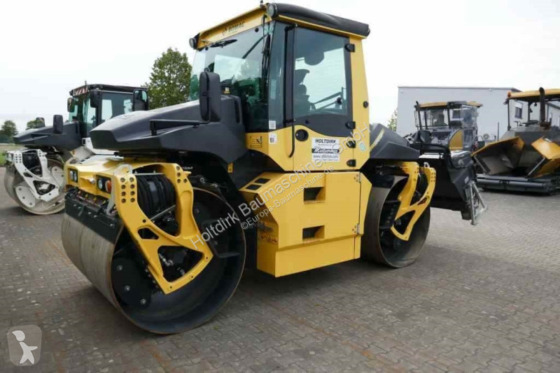 Compactador Bomag AP-4v