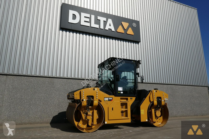 Compactador Caterpillar CB10