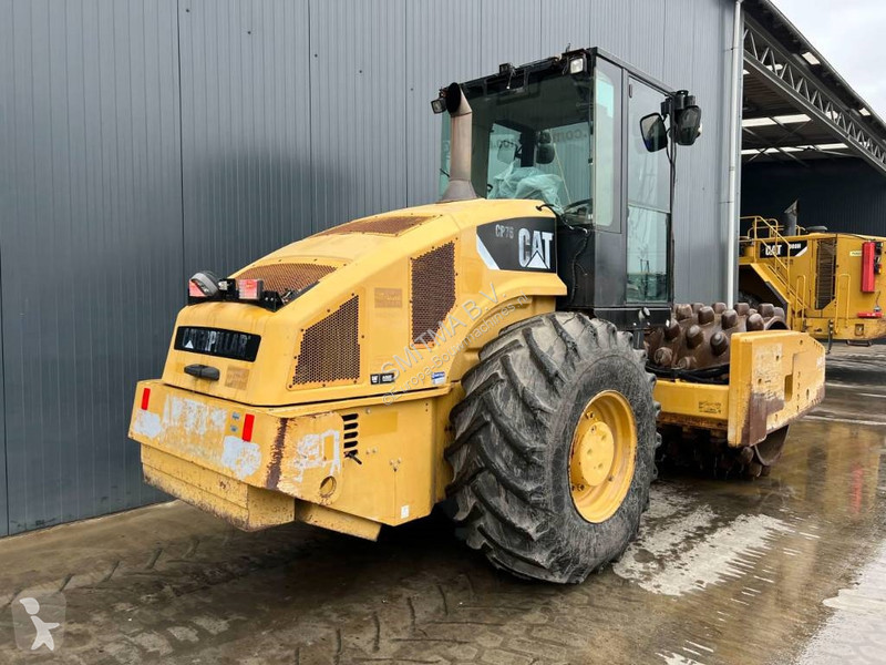 Zhutňovač Caterpillar CP76