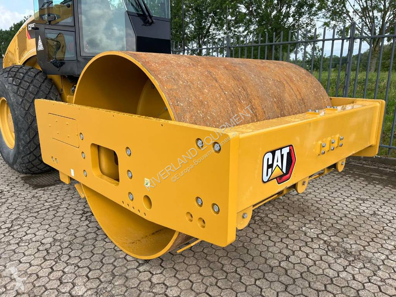 Compactador Caterpillar CS66 roller demo with...