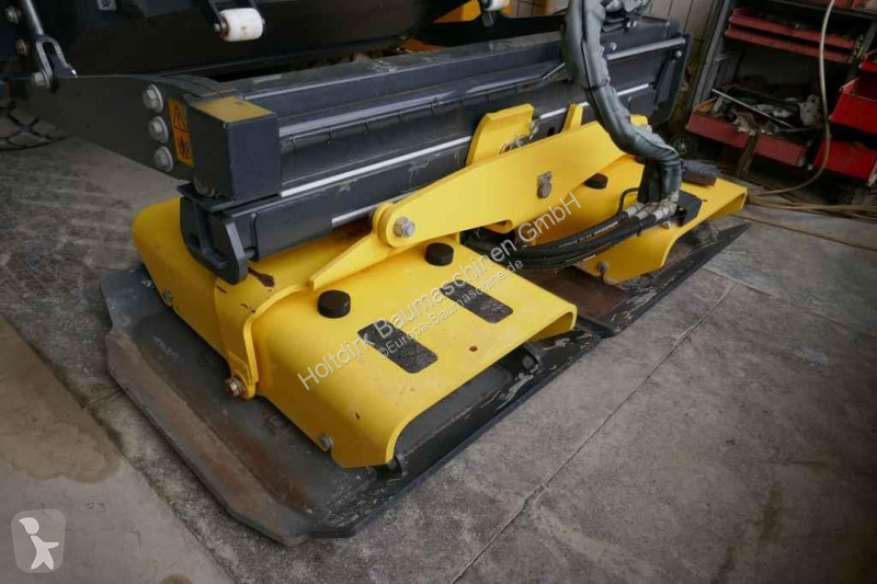 Zhutňovač Bomag BW 213 BVC+P-5