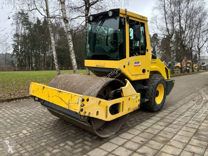 مدحلة Bomag D4