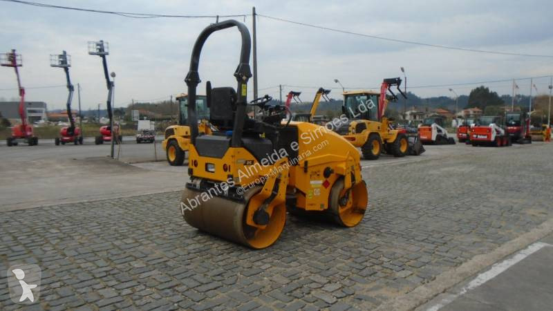 Zhutňovač Ammann ARX26