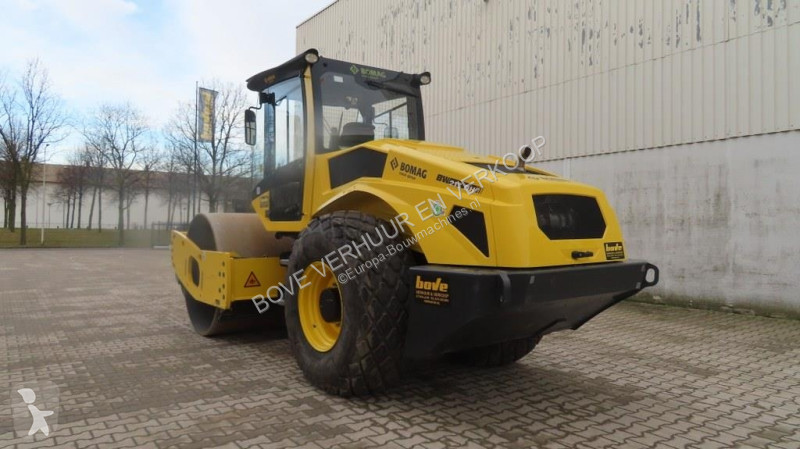 Compactador Bomag BW213 DH-5