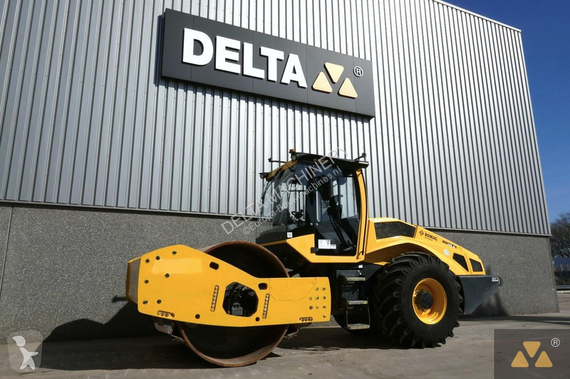 مدحلة Bomag