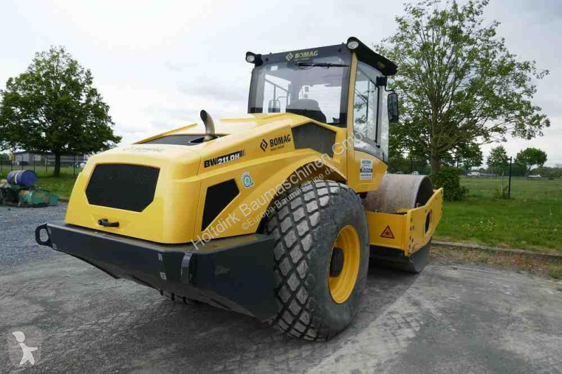 Zhutňovač Bomag BW 211 DH-5