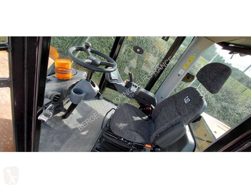 مدحلة Caterpillar CS14