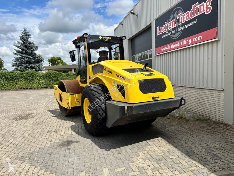Jordstamper Bomag BW 213 D-5 Single drum...