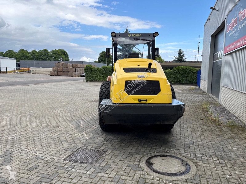 Zhutňovač Bomag BW 213 D-5 Single drum roller....