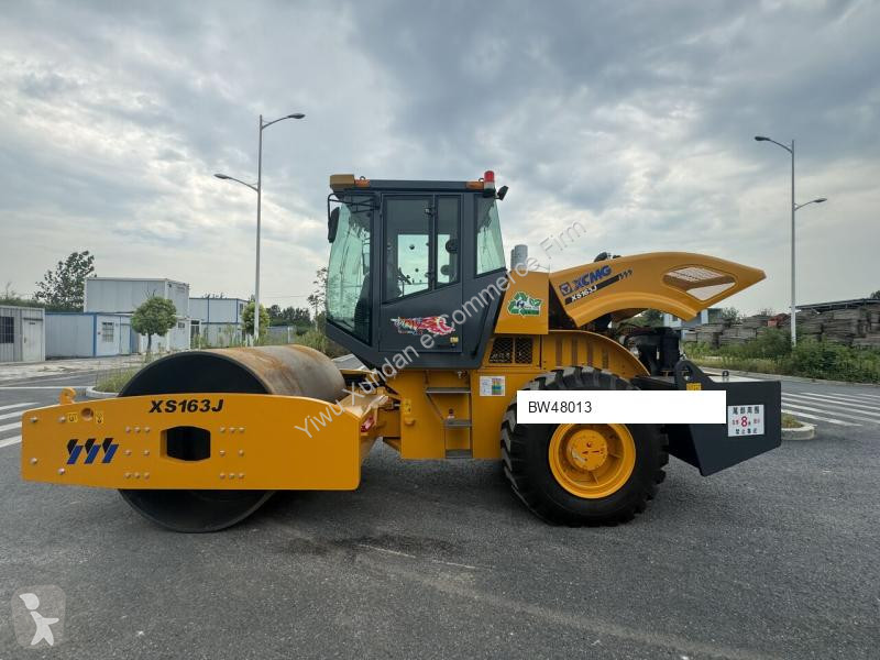Zhutňovač XCMG XS163J