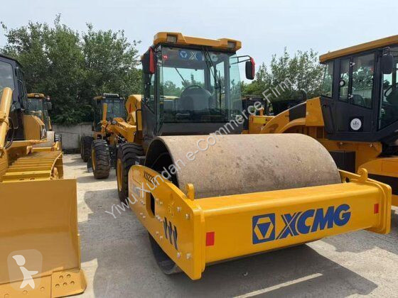 Zhutňovač XCMG XS223J