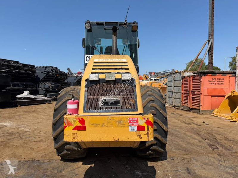 Zhutňovač Caterpillar CP 533 E