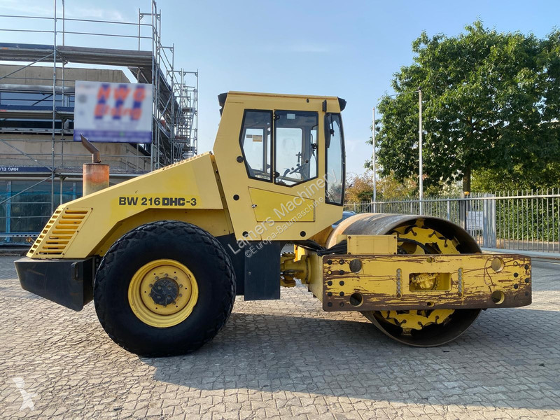 Zhutňovač Bomag BW216 .