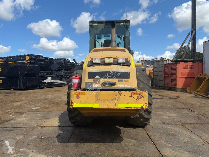 مدحلة Caterpillar CP 76