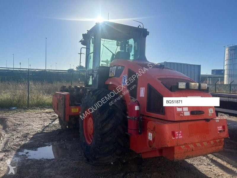 Zhutňovač Caterpillar CP76