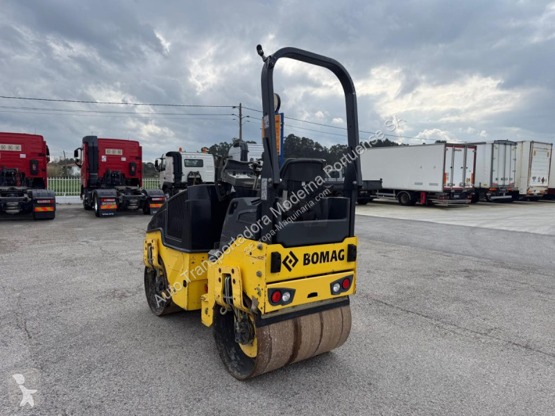 Compactador Bomag AD-5