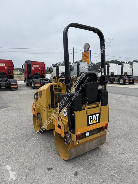 Compacteur Caterpillar  CB17