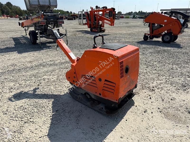 مدحلة Bomag BPR70/70DE Vibratory Plate Compactor