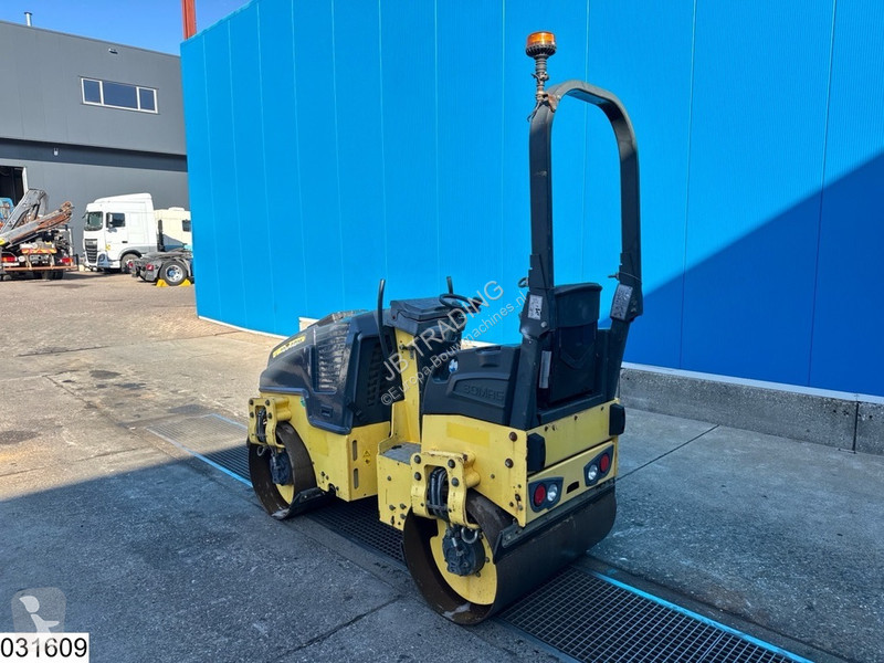 Compactador Bomag 100ADM-5 667 hr, 2015, 15,1 kW
