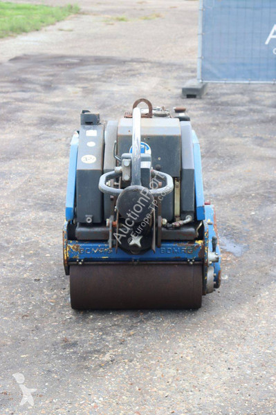 مدحلة Bomag BW 65H